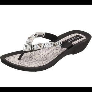 Grandco Gem Sandals black size 5